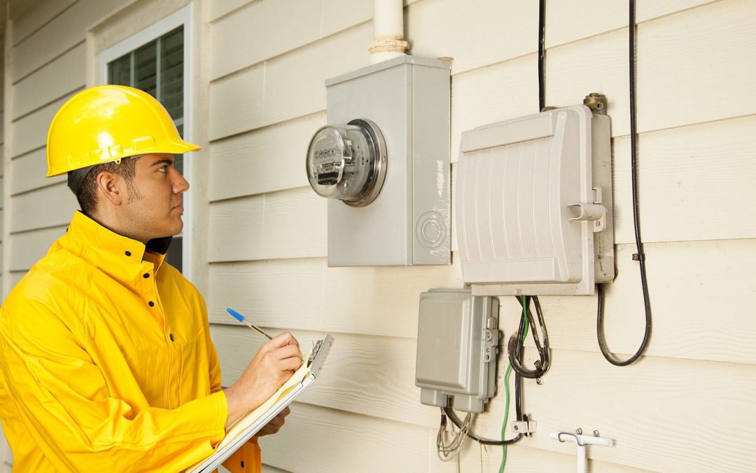 Morador de Guarujá será indenizado após troca de relógio medidor de energia elétrica em sua residência.